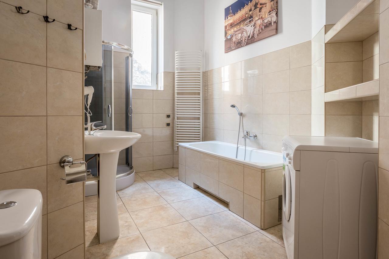 Fragola Budget Apartments & Rooms Krakow Ngoại thất bức ảnh