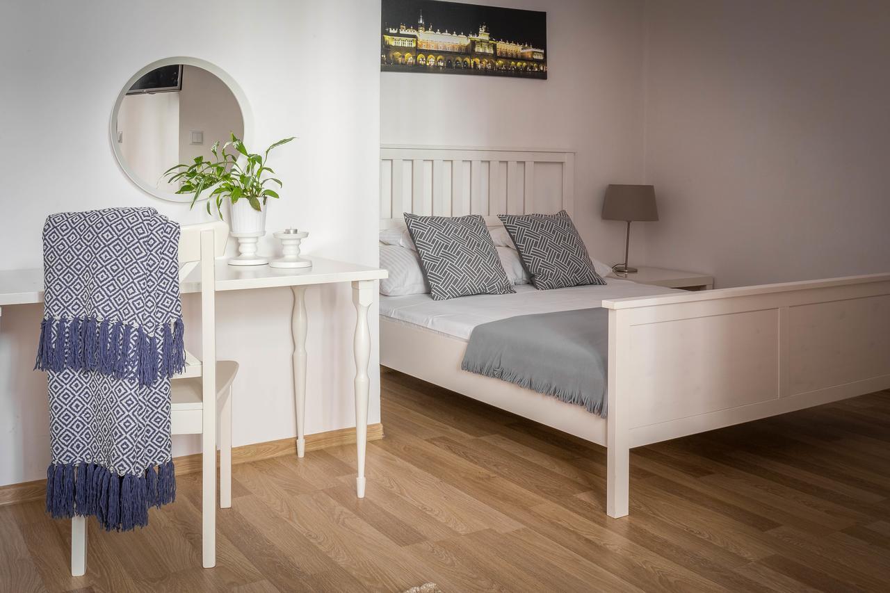 Fragola Budget Apartments & Rooms Krakow Ngoại thất bức ảnh