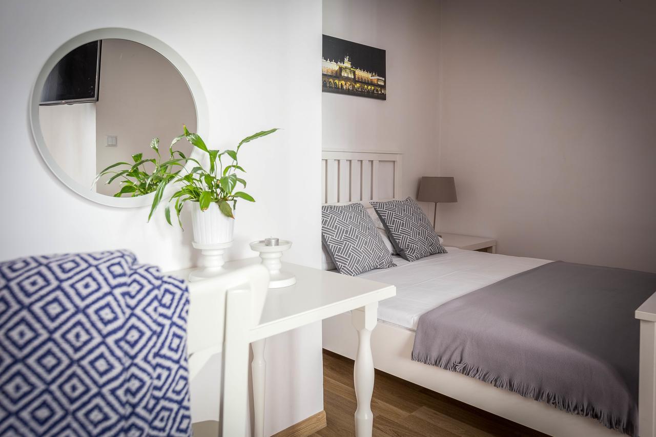 Fragola Budget Apartments & Rooms Krakow Ngoại thất bức ảnh